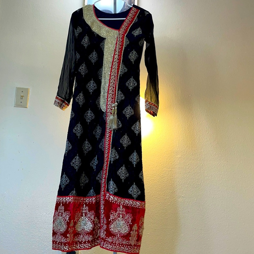 Pakistani black embroidered shirt and dopatta